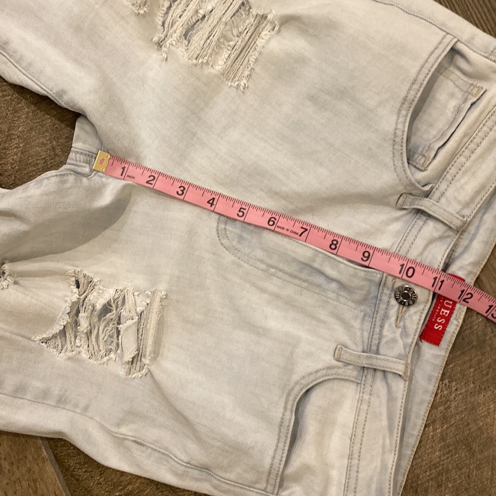GUESS Womens 28 Distressed Light Wash Bermuda Denim Shorts High Rise Jorts - Picture 10 of 12